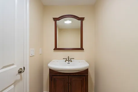 385 Barnes Road Oak Bluffs MA 02557