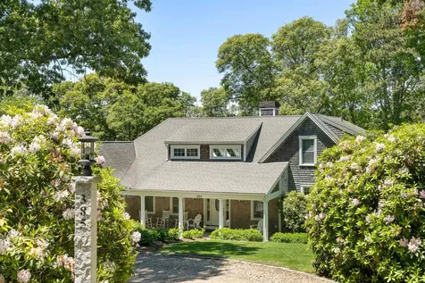 385 Barnes Road Oak Bluffs MA 02557