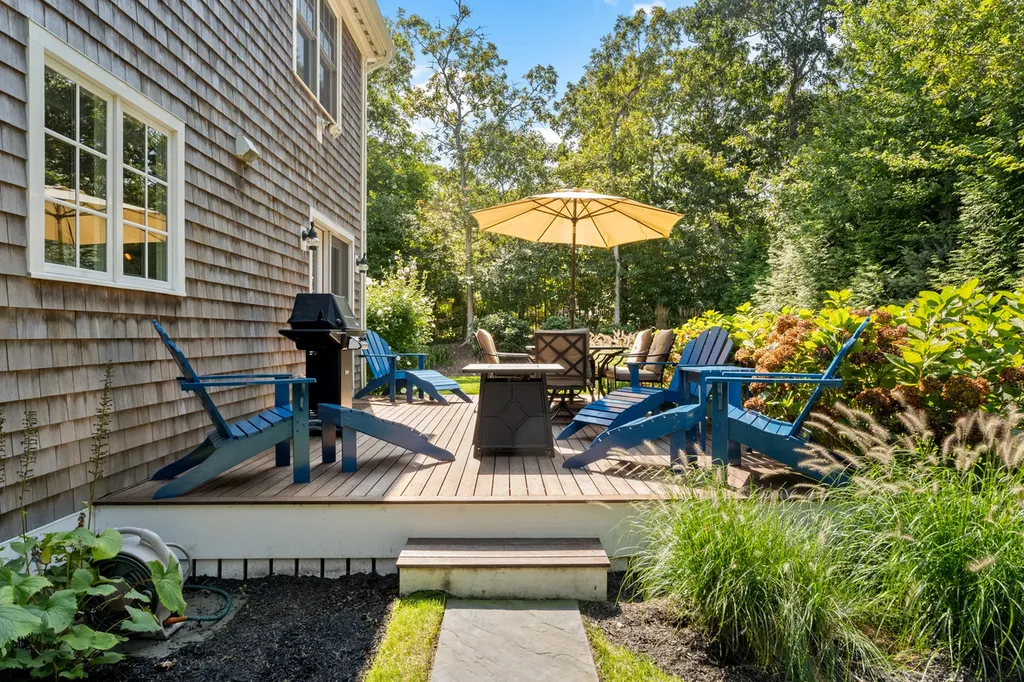 42 Eighth Street North Edgartown MA 02539