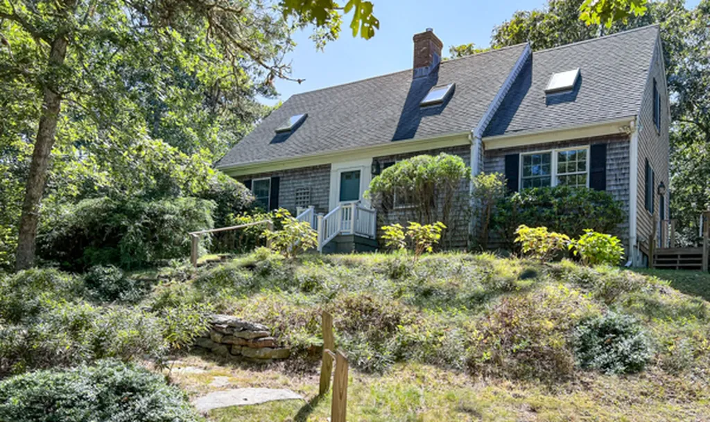 47 Willow Tree Hollow West Tisbury MA 02575