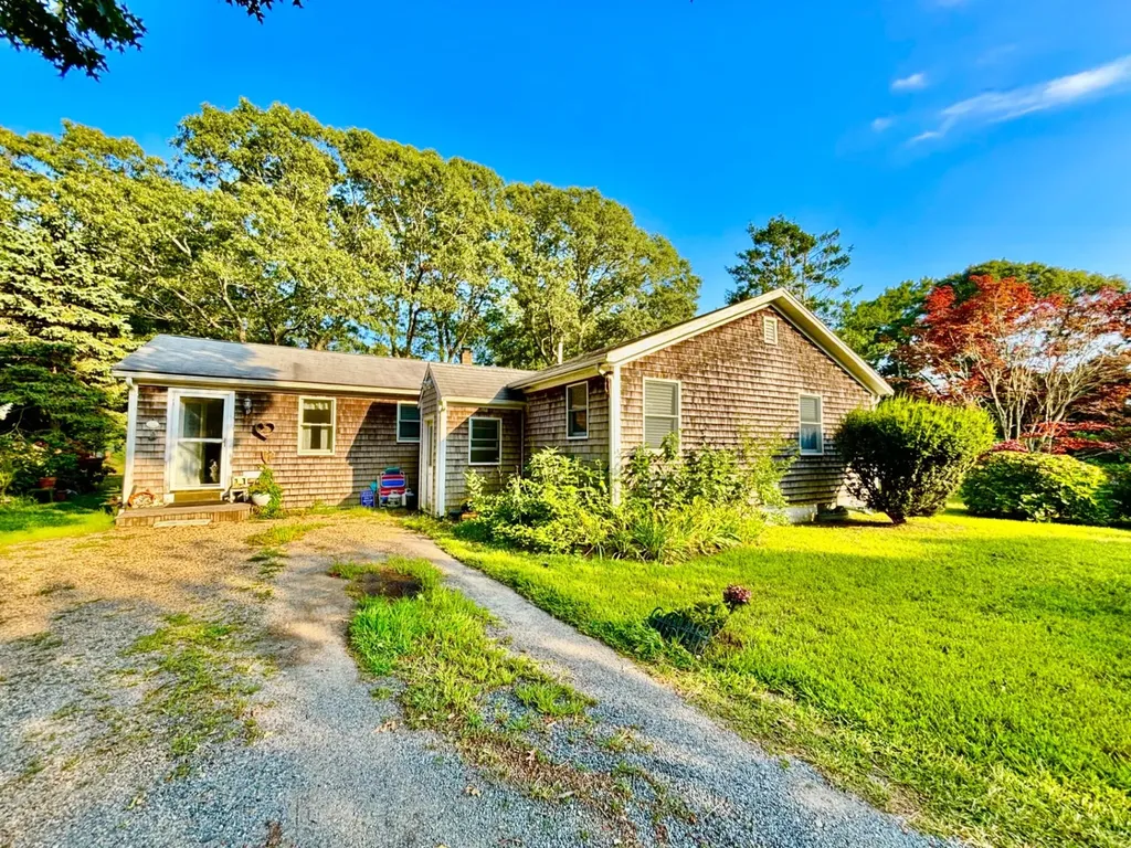 70 Carol Lane Oak Bluffs MA 02557
