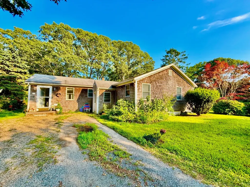 70 Carol Lane Oak Bluffs MA 02557