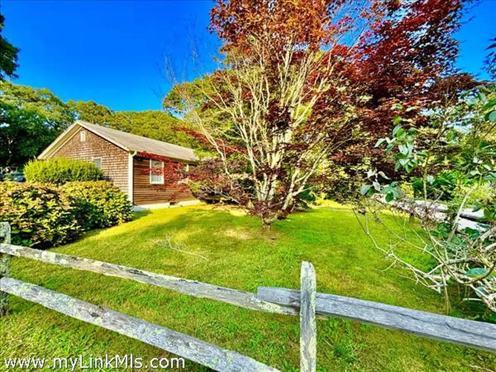 70 Carol Lane Oak Bluffs MA 02557