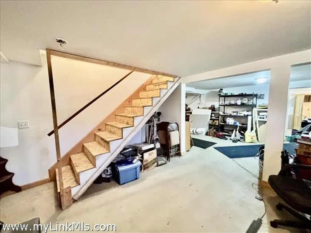 70 Carol Lane Oak Bluffs MA 02557