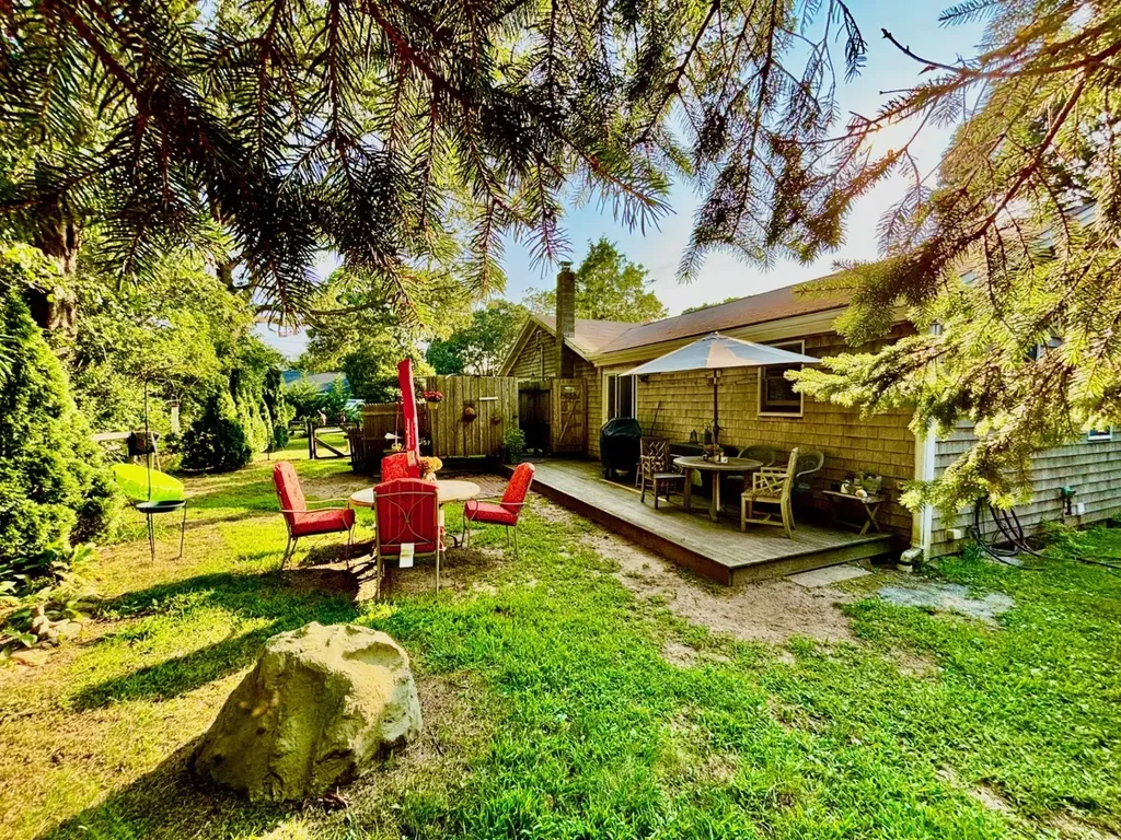 70 Carol Lane Oak Bluffs MA 02557