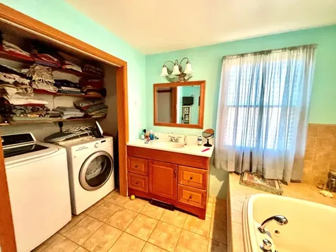 70 Carol Lane Oak Bluffs MA 02557