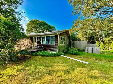 70 Carol Lane Oak Bluffs MA 02557