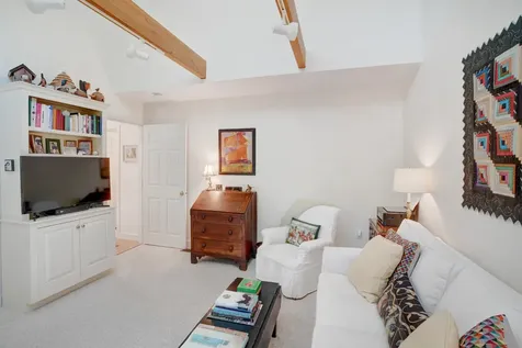 17 Meetinghouse Village Way Edgartown MA 02539