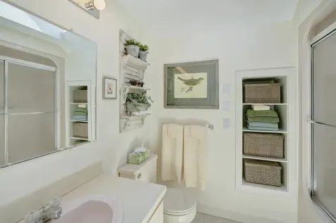 17 Meetinghouse Village Way Edgartown MA 02539
