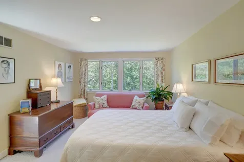 17 Meetinghouse Village Way Edgartown MA 02539