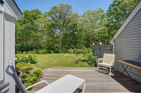 17 Meetinghouse Village Way Edgartown MA 02539