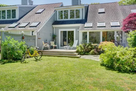 17 Meetinghouse Village Way Edgartown MA 02539