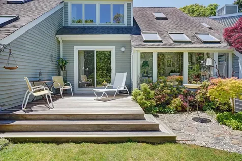 17 Meetinghouse Village Way Edgartown MA 02539