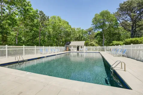 17 Meetinghouse Village Way Edgartown MA 02539
