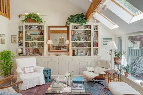 17 Meetinghouse Village Way Edgartown MA 02539