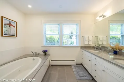 4 Boldwater Road Edgartown MA 02539