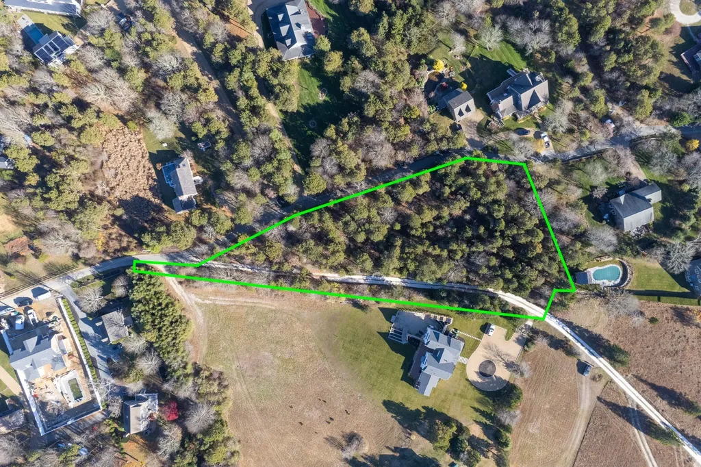 26 Mill Hill Road Edgartown MA 02539