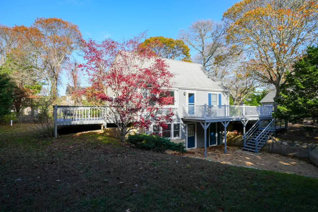 10 Kims Way Oak Bluffs MA 02557