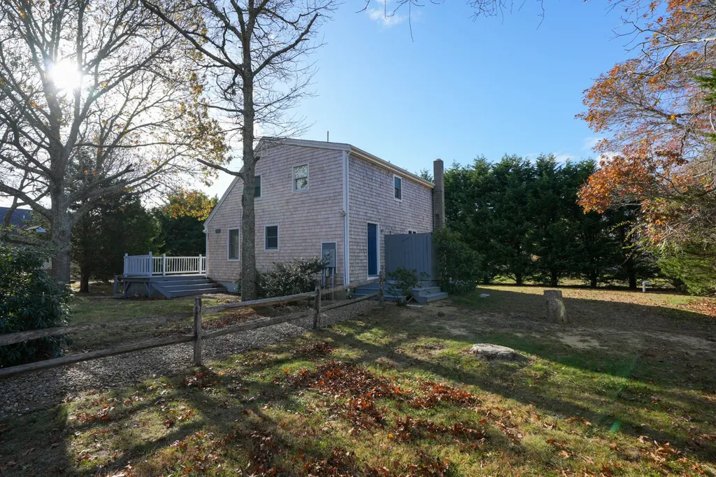 10 Kims Way Oak Bluffs MA 02557