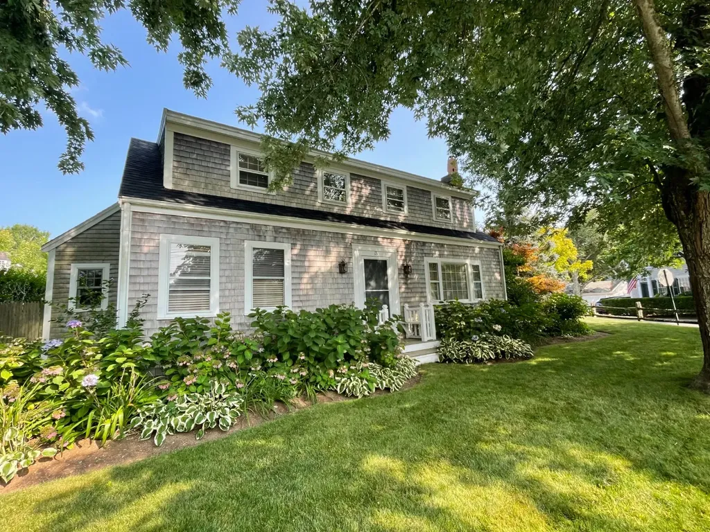 13 Plantingfield Way Edgartown MA 02539