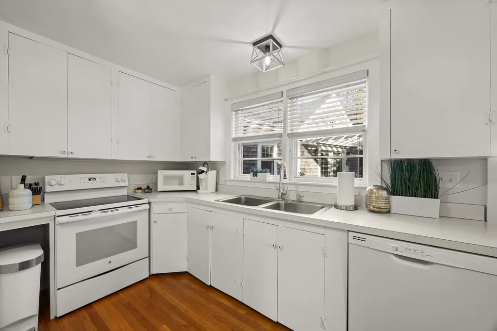 13 Plantingfield Way Edgartown MA 02539
