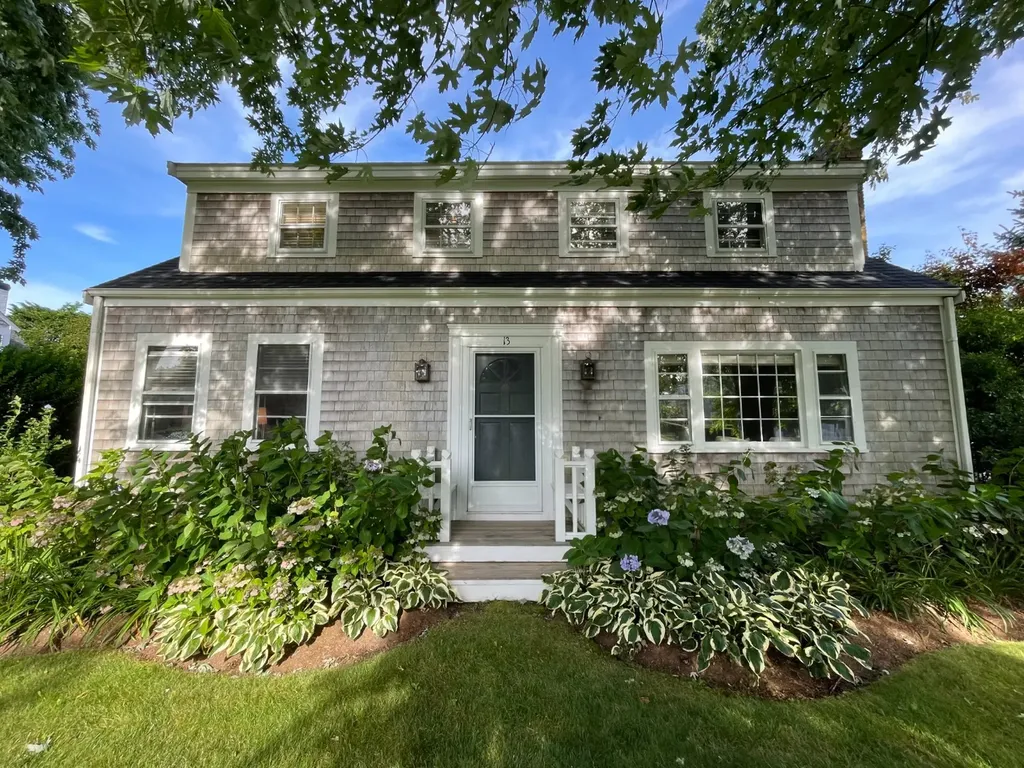 13 Plantingfield Way Edgartown MA 02539
