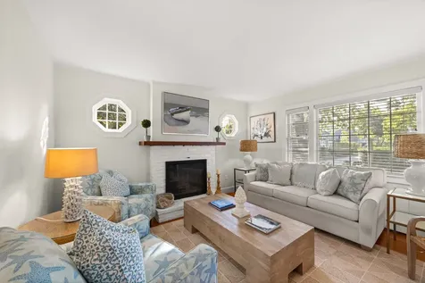 13 Plantingfield Way Edgartown MA 02539