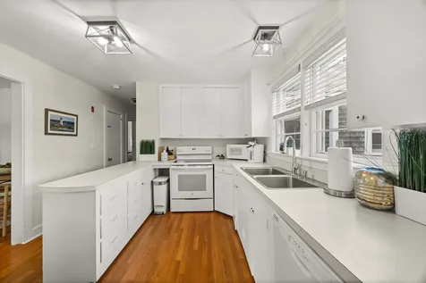 13 Plantingfield Way Edgartown MA 02539
