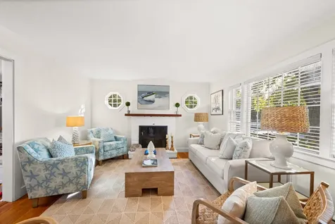 13 Plantingfield Way Edgartown MA 02539