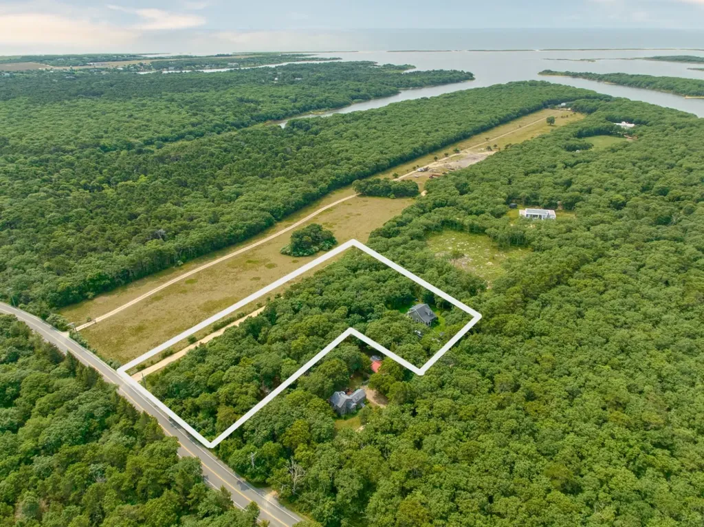 114 Meetinghouse Way Edgartown MA 02539