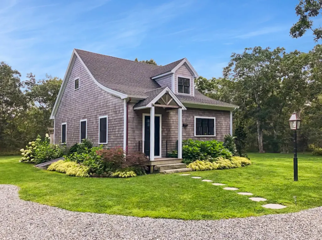 114 Meetinghouse Way Edgartown MA 02539
