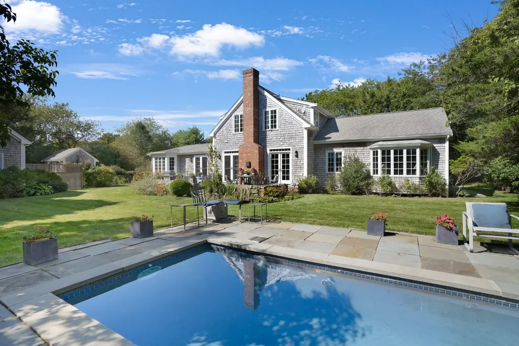 19 Kitts Field Circle Edgartown MA 02539