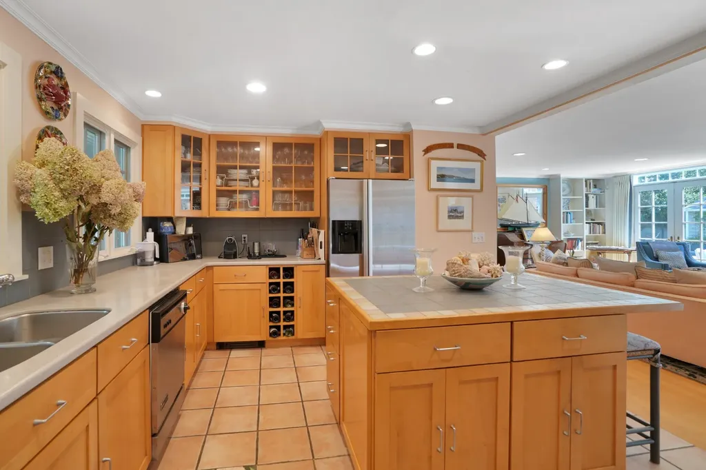 19 Kitts Field Circle Edgartown MA 02539