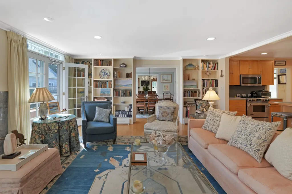 19 Kitts Field Circle Edgartown MA 02539