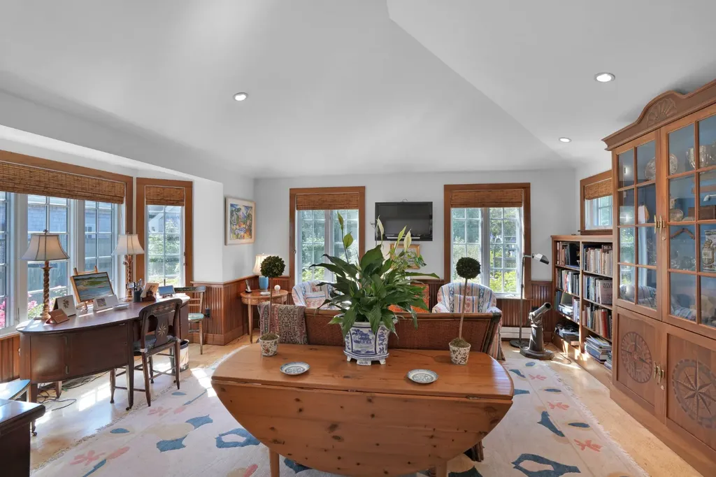 19 Kitts Field Circle Edgartown MA 02539