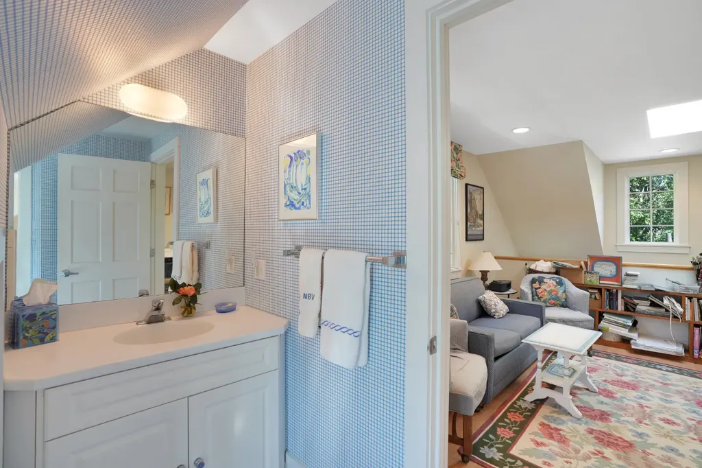 19 Kitts Field Circle Edgartown MA 02539