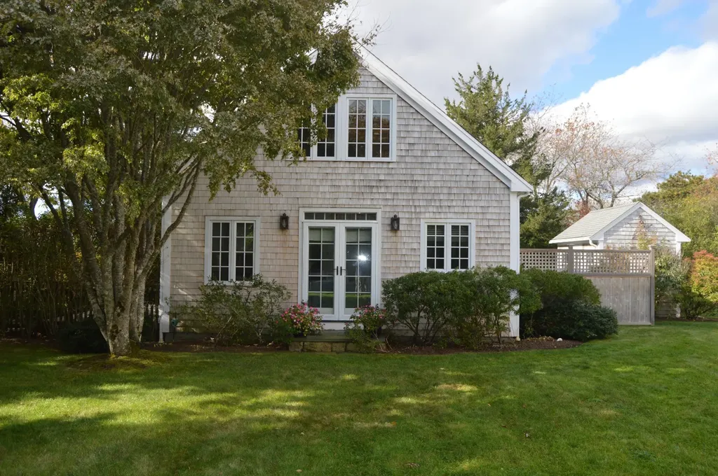 19 Kitts Field Circle Edgartown MA 02539