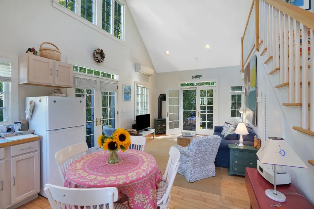 19 Kitts Field Circle Edgartown MA 02539