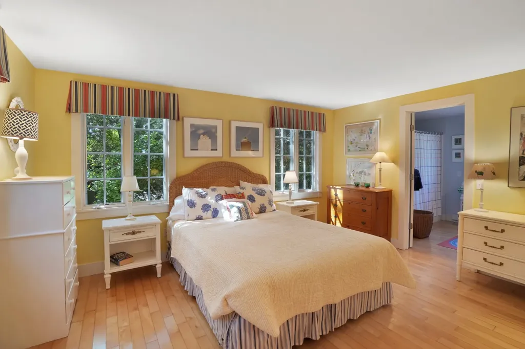 19 Kitts Field Circle Edgartown MA 02539