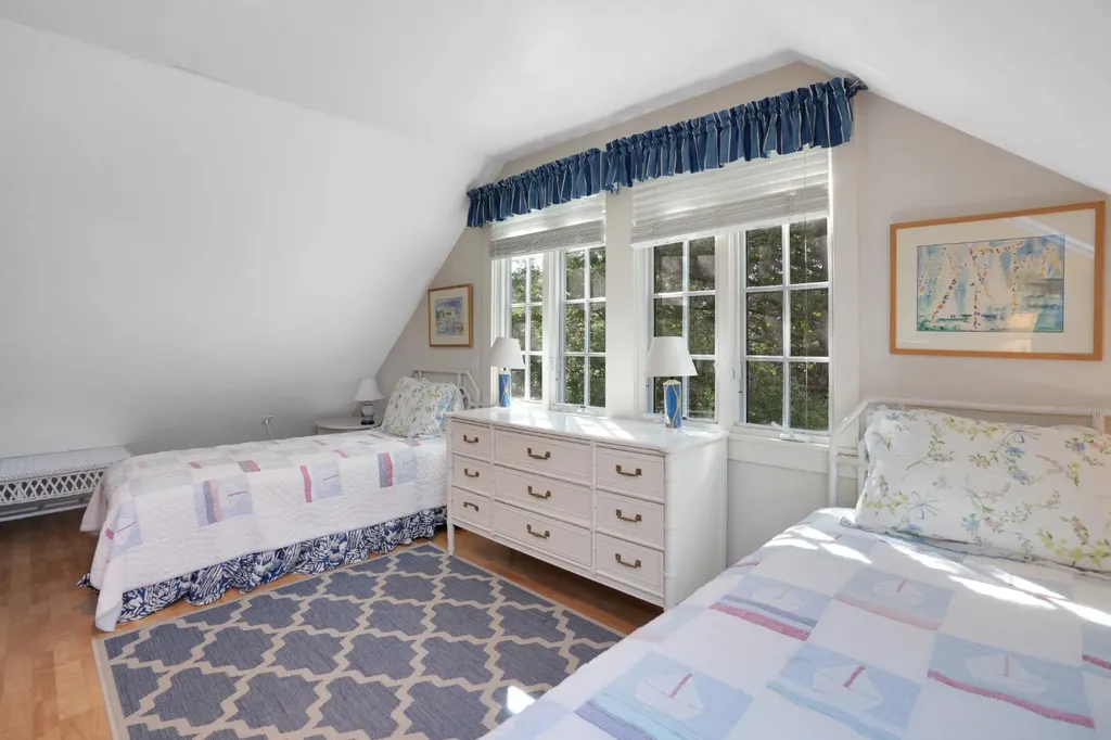 19 Kitts Field Circle Edgartown MA 02539