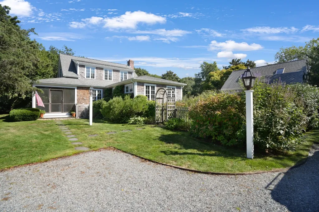 19 Kitts Field Circle Edgartown MA 02539
