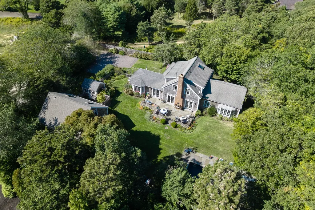 19 Kitts Field Circle Edgartown MA 02539