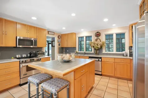 19 Kitts Field Circle Edgartown MA 02539