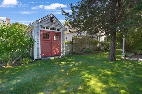 19 Kitts Field Circle Edgartown MA 02539