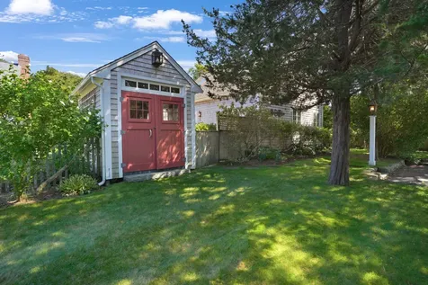 19 Kitts Field Circle Edgartown MA 02539