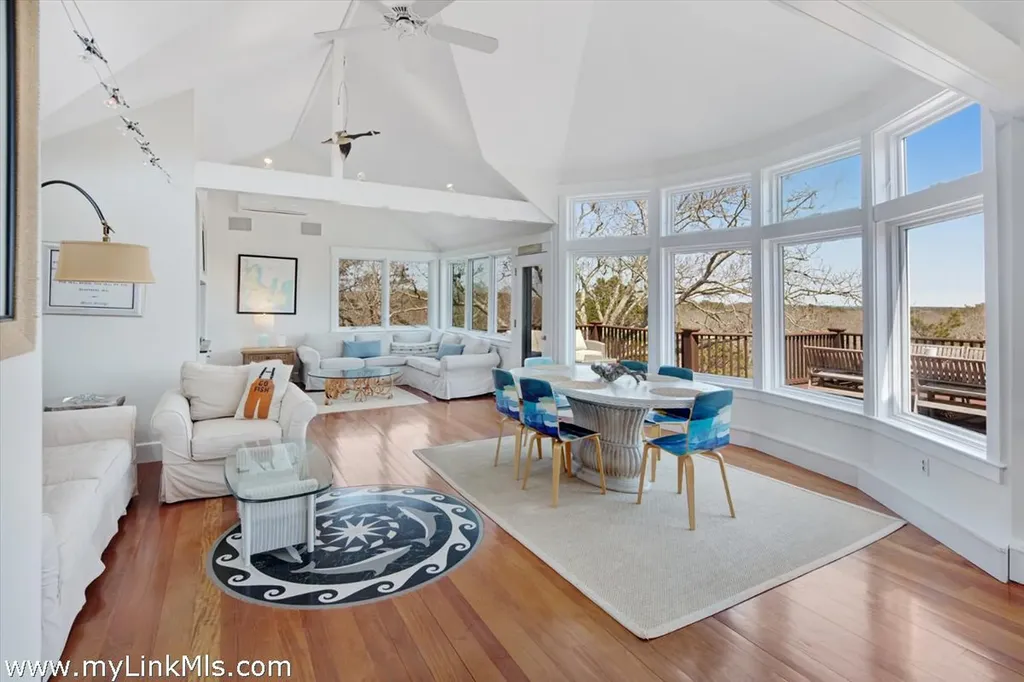 72 Chappaquiddick Avenue Edgartown MA 02539