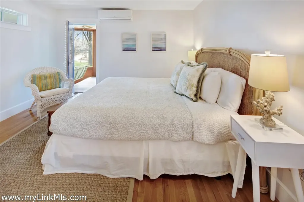 72 Chappaquiddick Avenue Edgartown MA 02539