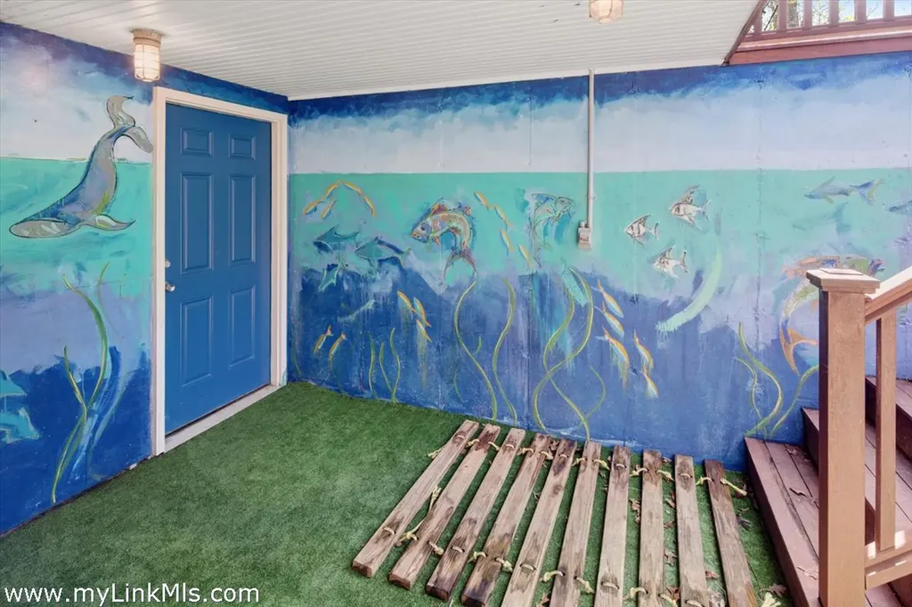 72 Chappaquiddick Avenue Edgartown MA 02539