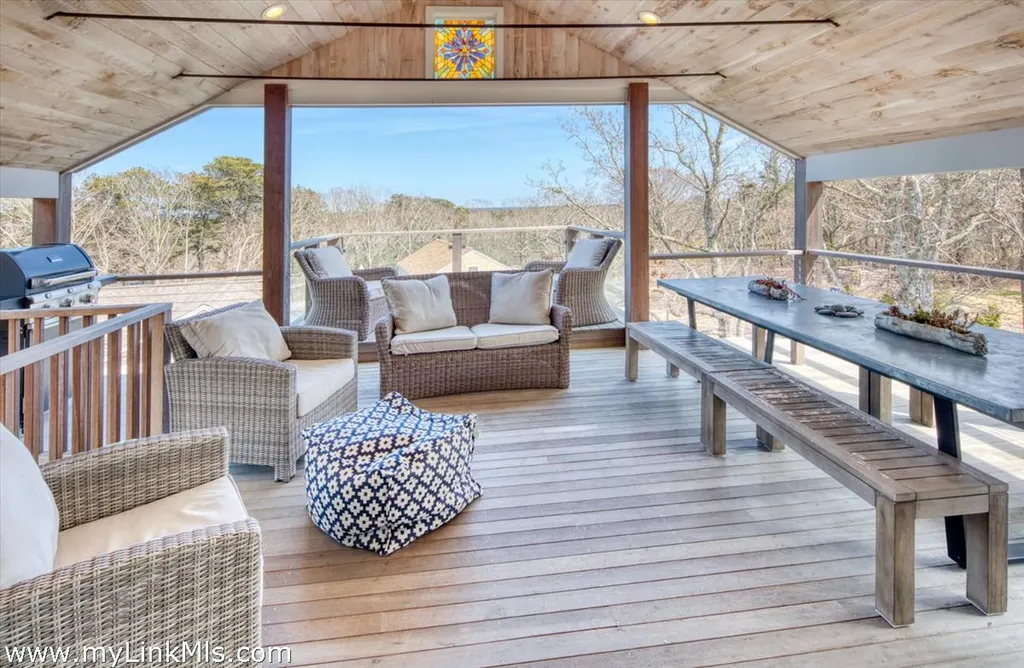 72 Chappaquiddick Avenue Edgartown MA 02539