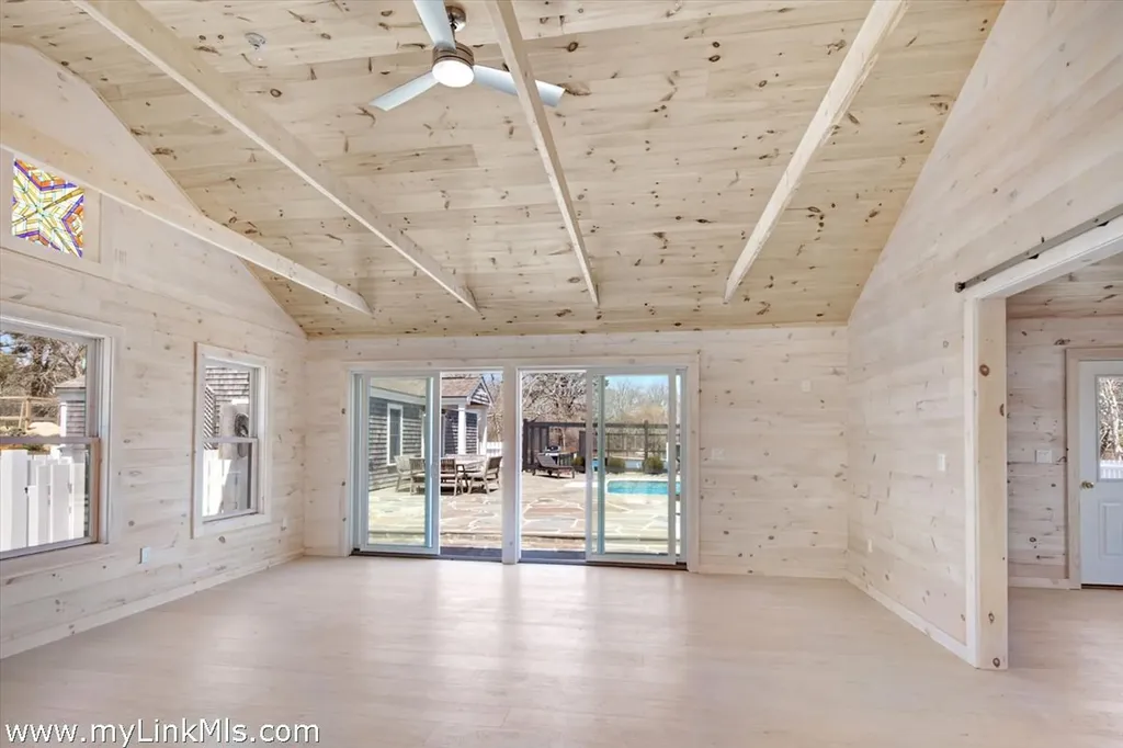 72 Chappaquiddick Avenue Edgartown MA 02539